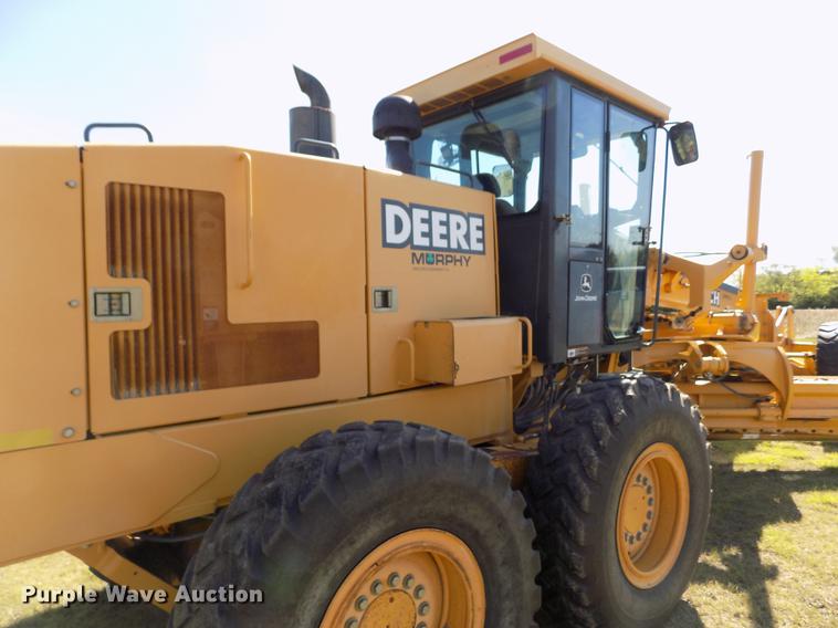 image for item FG9484 2003 John Deere 770CH Series II motor grader