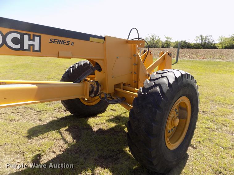 image for item FG9484 2003 John Deere 770CH Series II motor grader