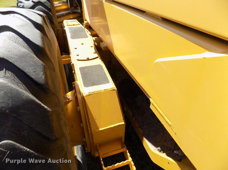 image for item FG9484 2003 John Deere 770CH Series II motor grader