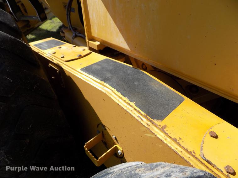 image for item FG9484 2003 John Deere 770CH Series II motor grader