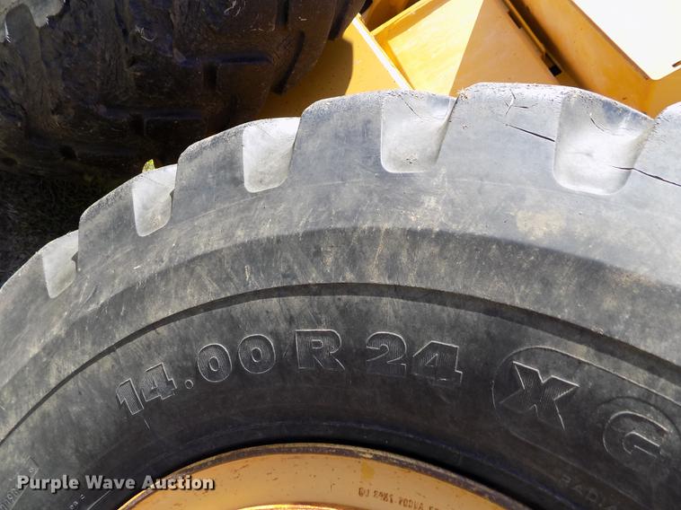 image for item FG9484 2003 John Deere 770CH Series II motor grader