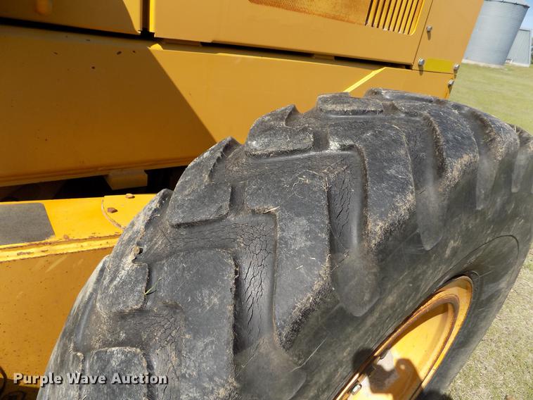 image for item FG9484 2003 John Deere 770CH Series II motor grader