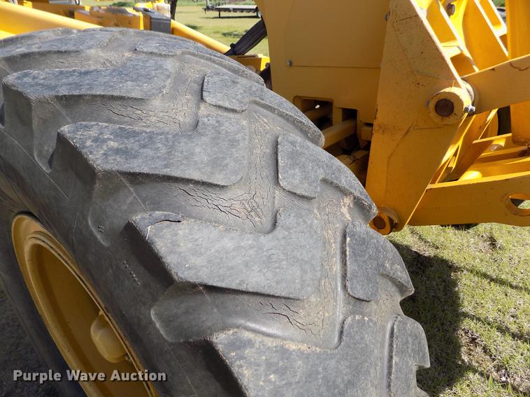 image for item FG9484 2003 John Deere 770CH Series II motor grader