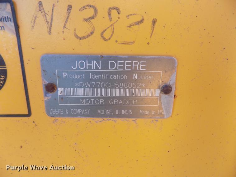 image for item FG9484 2003 John Deere 770CH Series II motor grader