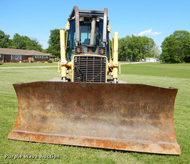 image for item FH9440 2001 John Deere 750C Series II LGP dozer