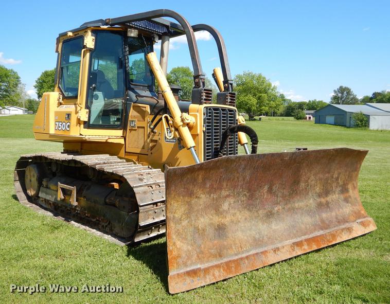 image for item FH9440 2001 John Deere 750C Series II LGP dozer