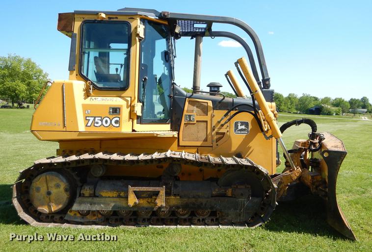 image for item FH9440 2001 John Deere 750C Series II LGP dozer