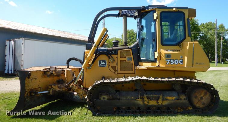 image for item FH9440 2001 John Deere 750C Series II LGP dozer