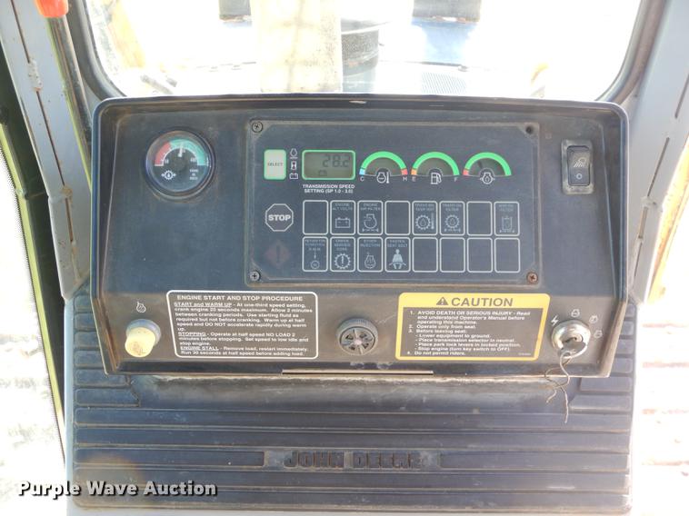 image for item FH9440 2001 John Deere 750C Series II LGP dozer