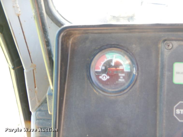 image for item FH9440 2001 John Deere 750C Series II LGP dozer