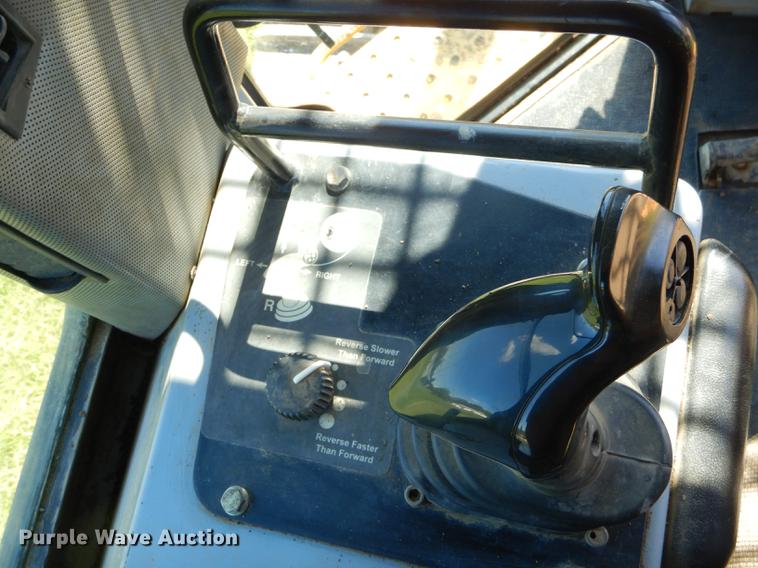 image for item FH9440 2001 John Deere 750C Series II LGP dozer