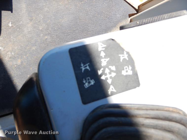 image for item FH9440 2001 John Deere 750C Series II LGP dozer