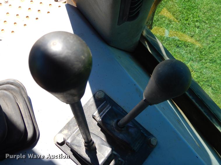 image for item FH9440 2001 John Deere 750C Series II LGP dozer