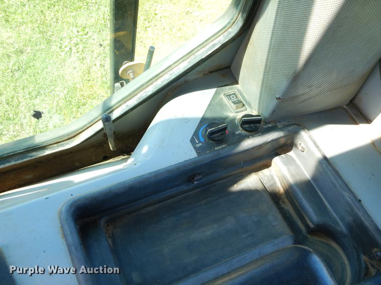 image for item FH9440 2001 John Deere 750C Series II LGP dozer