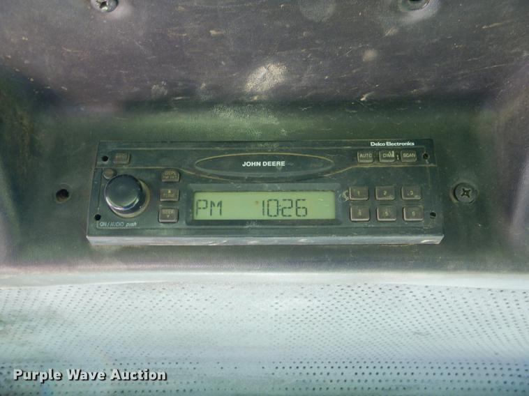 image for item FH9440 2001 John Deere 750C Series II LGP dozer