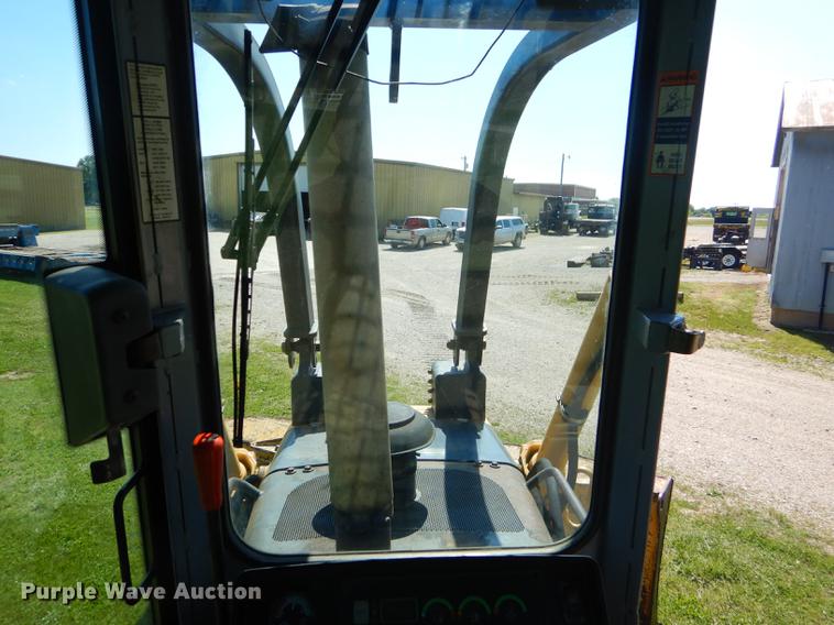 image for item FH9440 2001 John Deere 750C Series II LGP dozer