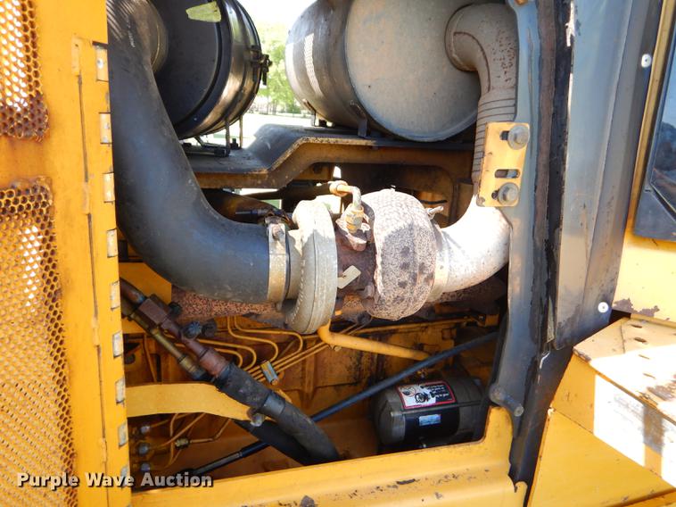 image for item FH9440 2001 John Deere 750C Series II LGP dozer