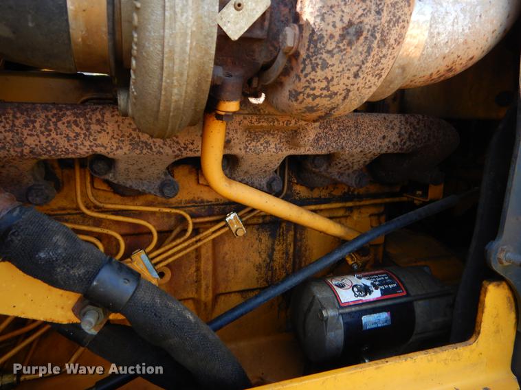 image for item FH9440 2001 John Deere 750C Series II LGP dozer