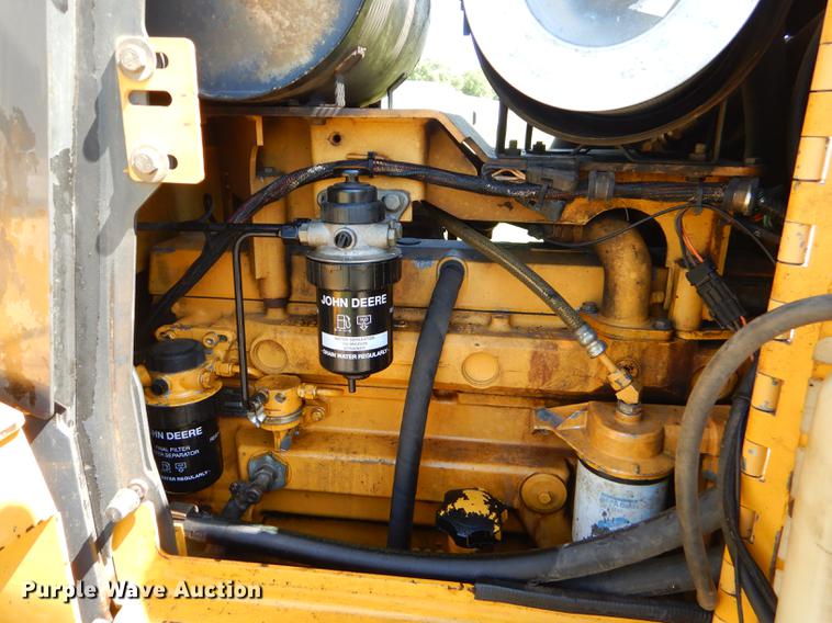 image for item FH9440 2001 John Deere 750C Series II LGP dozer