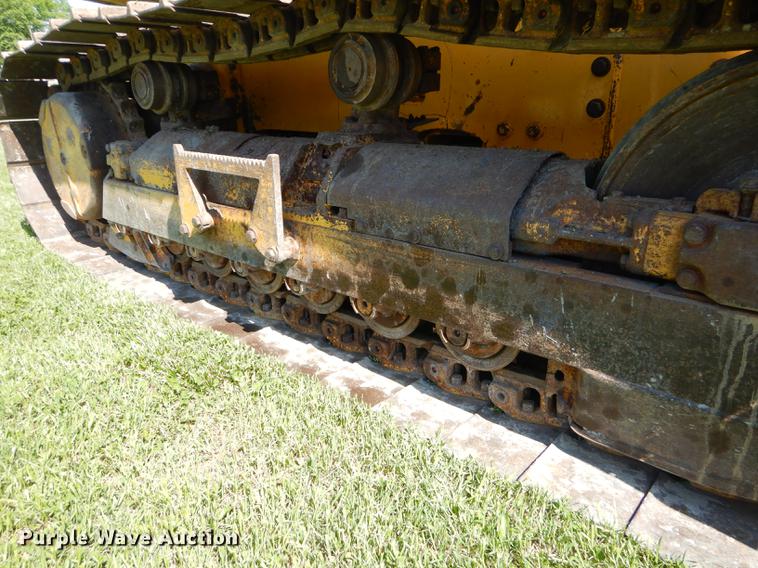 image for item FH9440 2001 John Deere 750C Series II LGP dozer