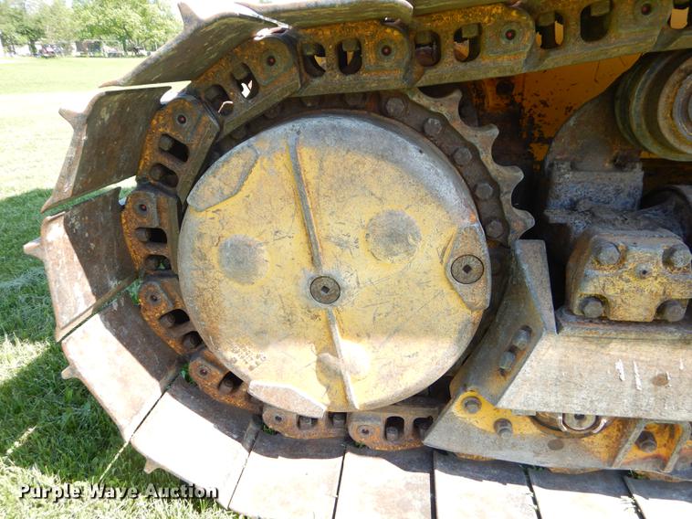 image for item FH9440 2001 John Deere 750C Series II LGP dozer