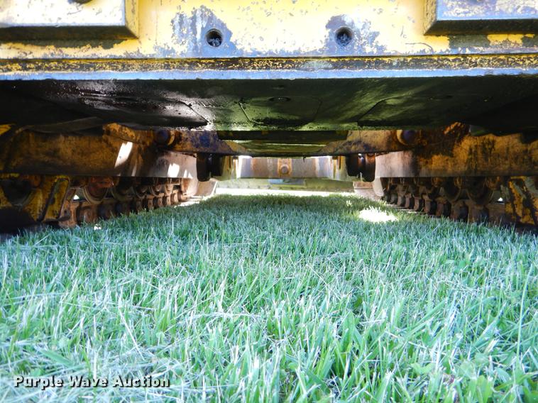 image for item FH9440 2001 John Deere 750C Series II LGP dozer