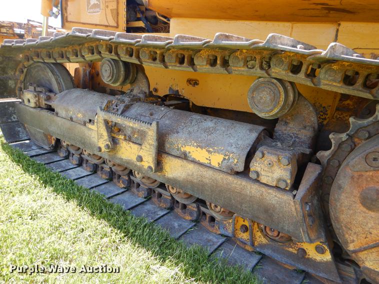 image for item FH9440 2001 John Deere 750C Series II LGP dozer