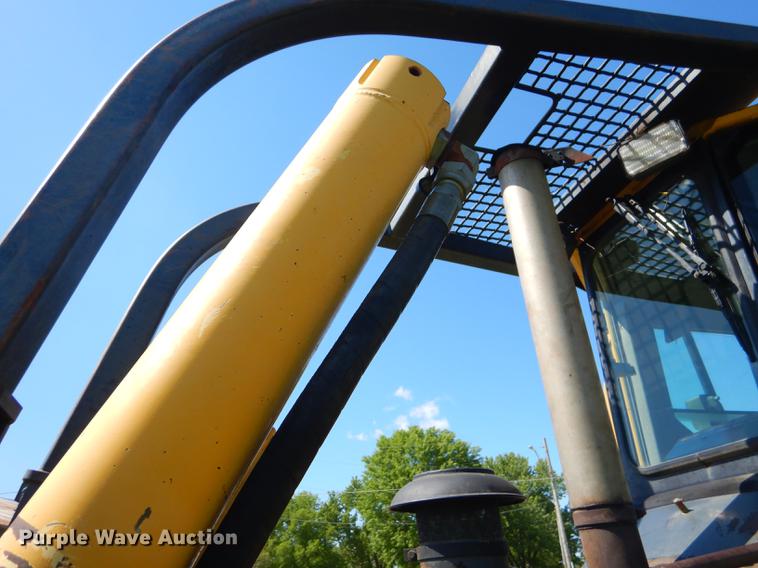 image for item FH9440 2001 John Deere 750C Series II LGP dozer