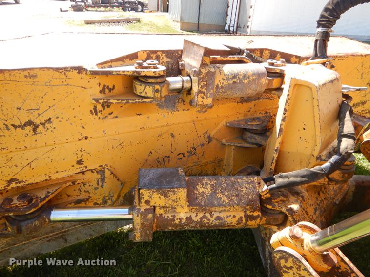 image for item FH9440 2001 John Deere 750C Series II LGP dozer