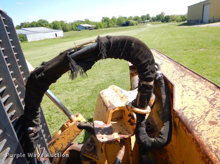 image for item FH9440 2001 John Deere 750C Series II LGP dozer