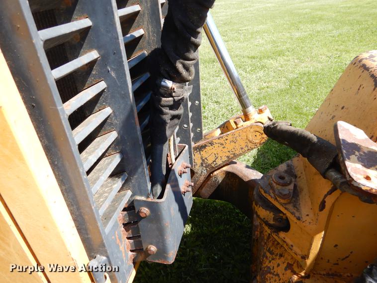 image for item FH9440 2001 John Deere 750C Series II LGP dozer