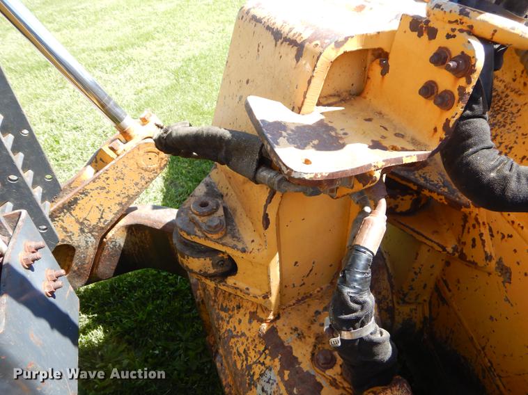 image for item FH9440 2001 John Deere 750C Series II LGP dozer