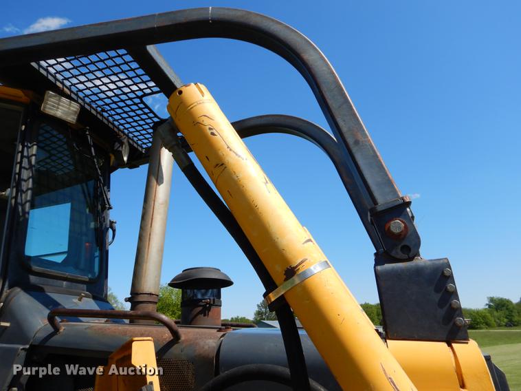 image for item FH9440 2001 John Deere 750C Series II LGP dozer