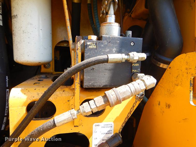 image for item FH9440 2001 John Deere 750C Series II LGP dozer