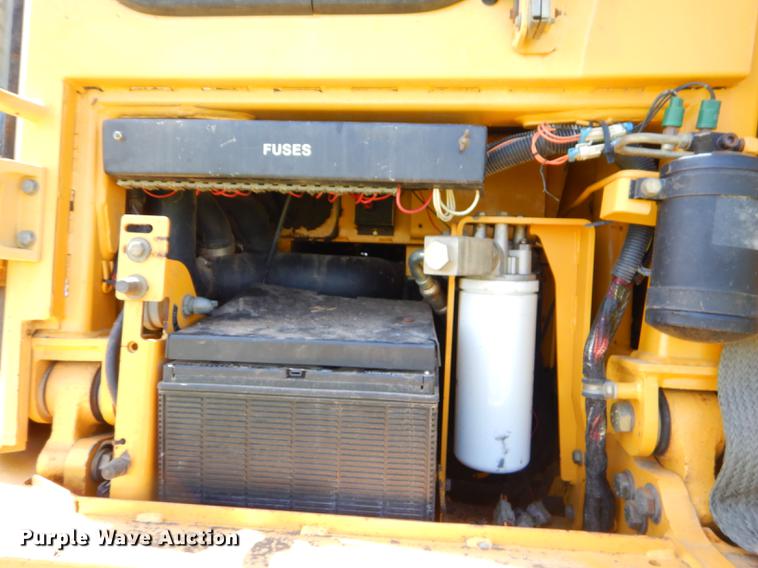 image for item FH9440 2001 John Deere 750C Series II LGP dozer