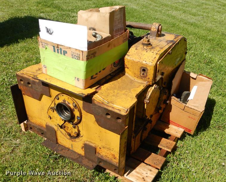 image for item FH9440 2001 John Deere 750C Series II LGP dozer