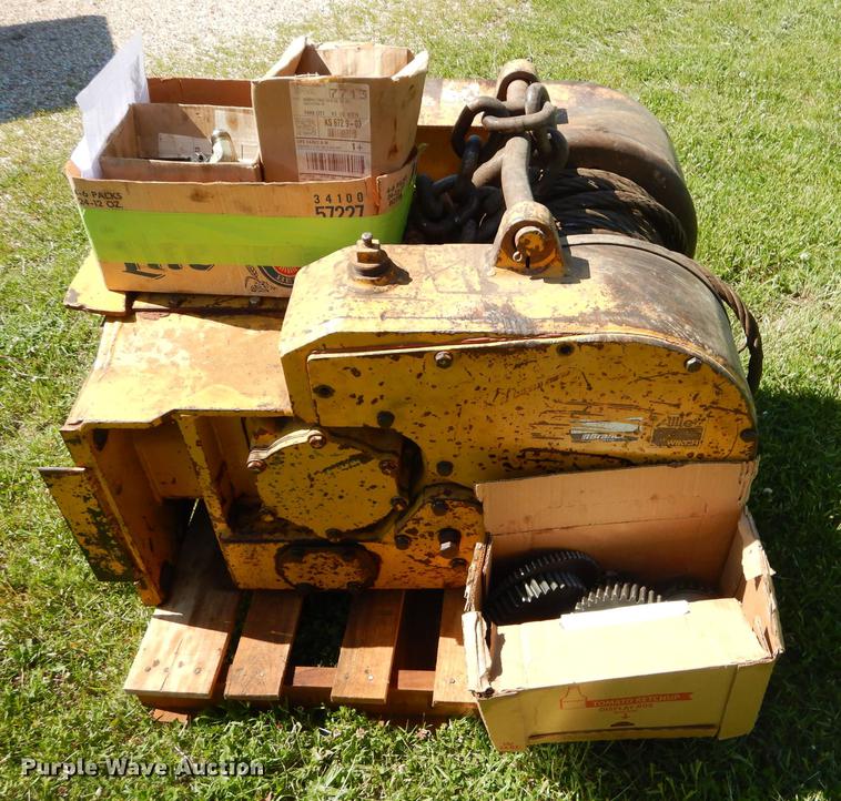 image for item FH9440 2001 John Deere 750C Series II LGP dozer