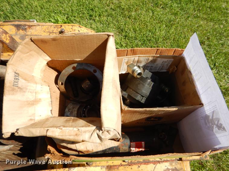 image for item FH9440 2001 John Deere 750C Series II LGP dozer