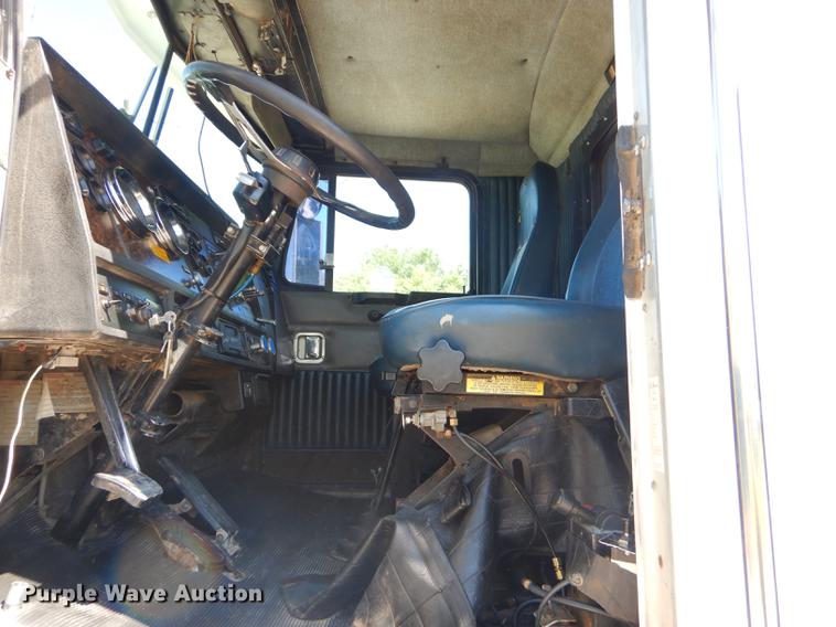 image for item FH9494 1994 Kenworth T800 dump truck