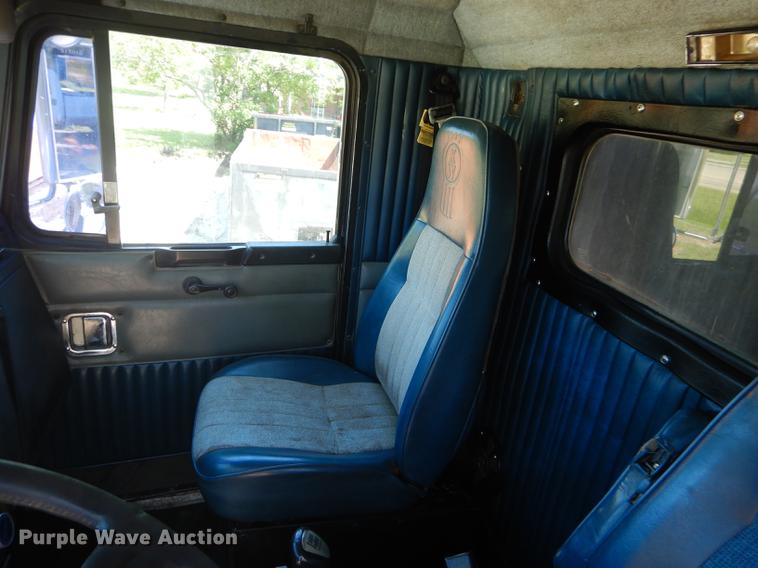 image for item FH9494 1994 Kenworth T800 dump truck