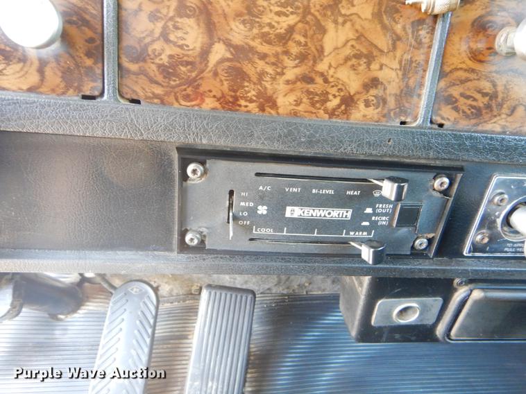 image for item FH9494 1994 Kenworth T800 dump truck