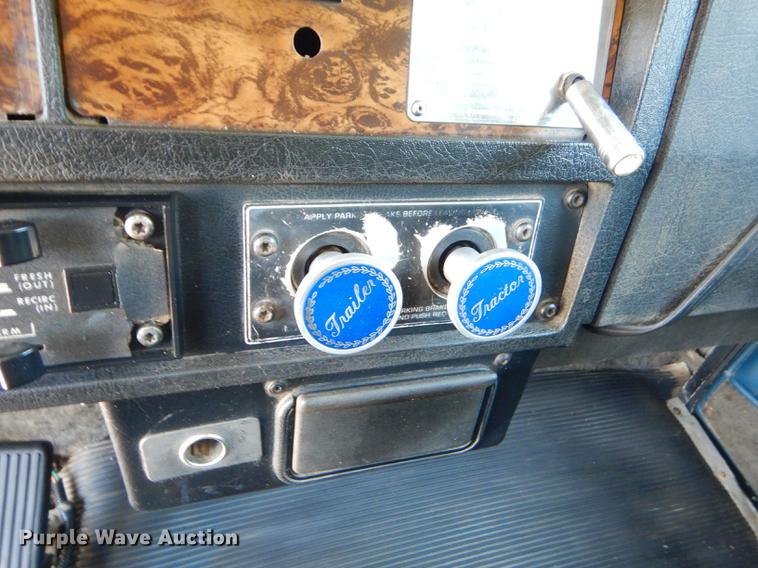 image for item FH9494 1994 Kenworth T800 dump truck