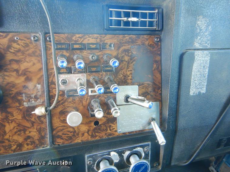 image for item FH9494 1994 Kenworth T800 dump truck