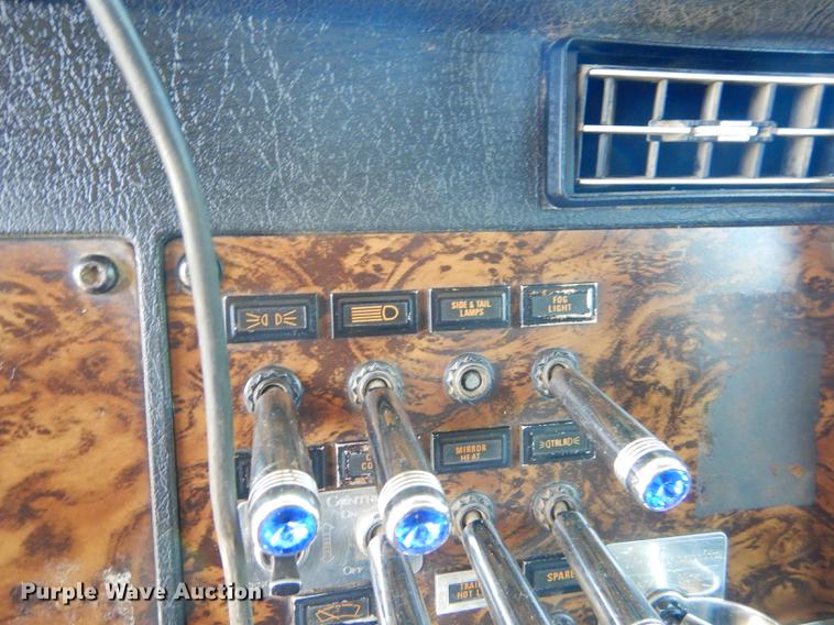 image for item FH9494 1994 Kenworth T800 dump truck