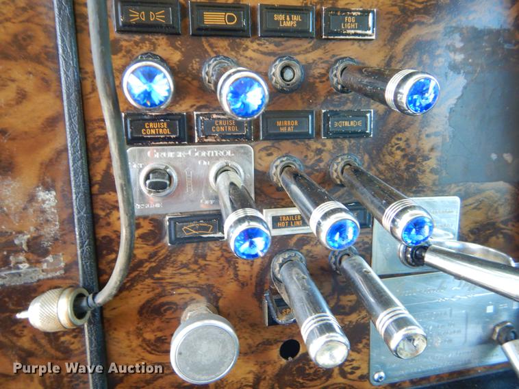 image for item FH9494 1994 Kenworth T800 dump truck