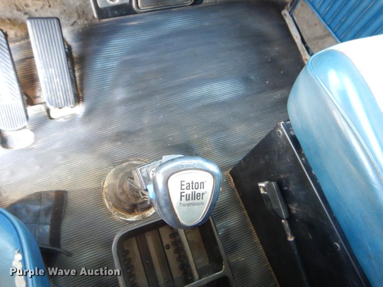 image for item FH9494 1994 Kenworth T800 dump truck