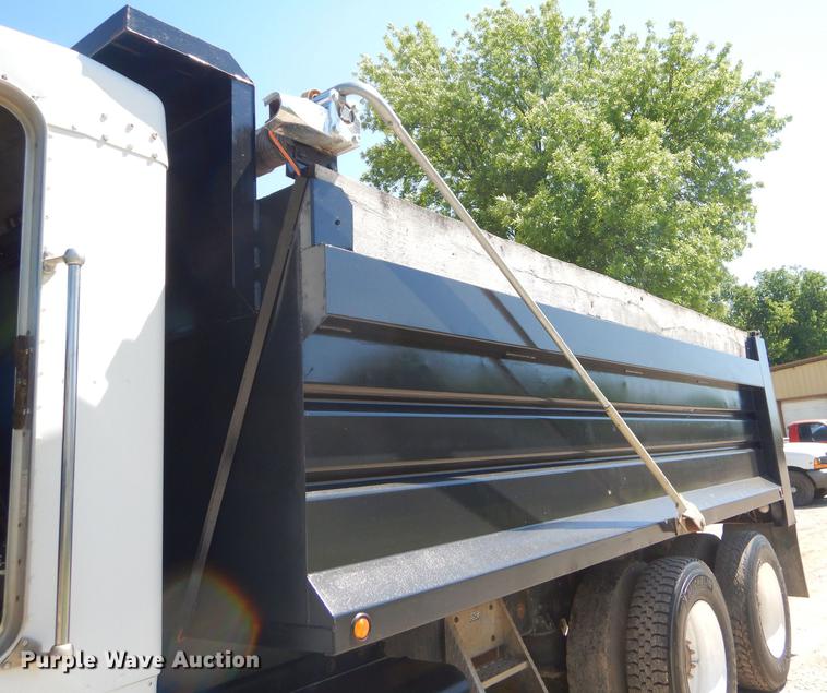 image for item FH9494 1994 Kenworth T800 dump truck