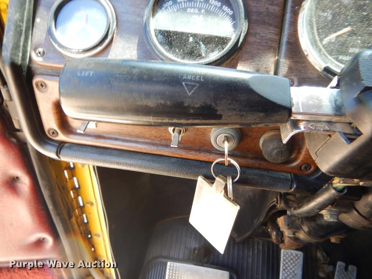 image for item FH9495 1988 Freightliner FLC dump truck