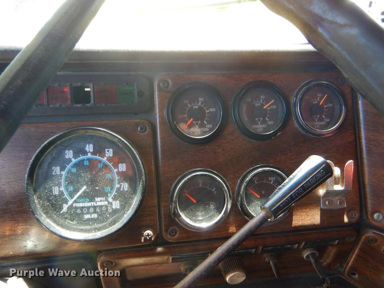 image for item FH9495 1988 Freightliner FLC dump truck