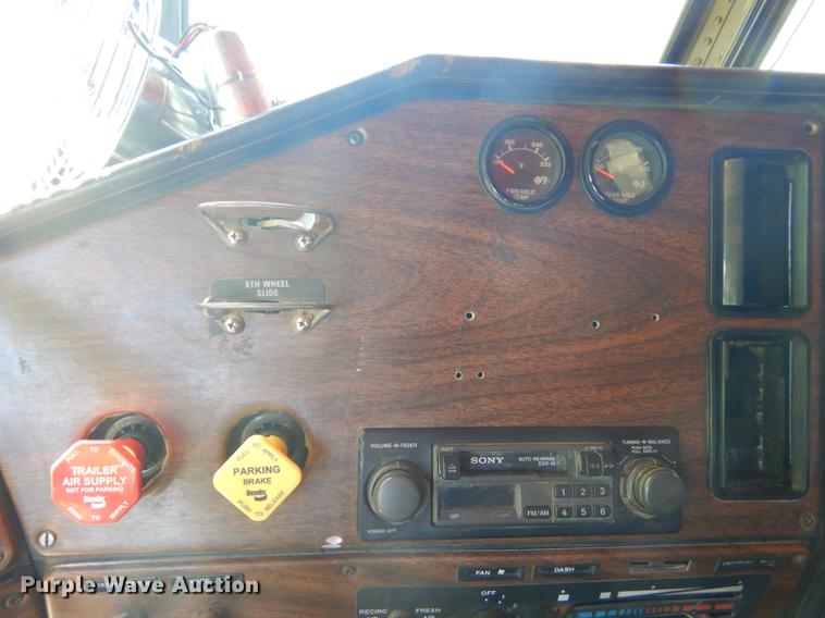 image for item FH9495 1988 Freightliner FLC dump truck